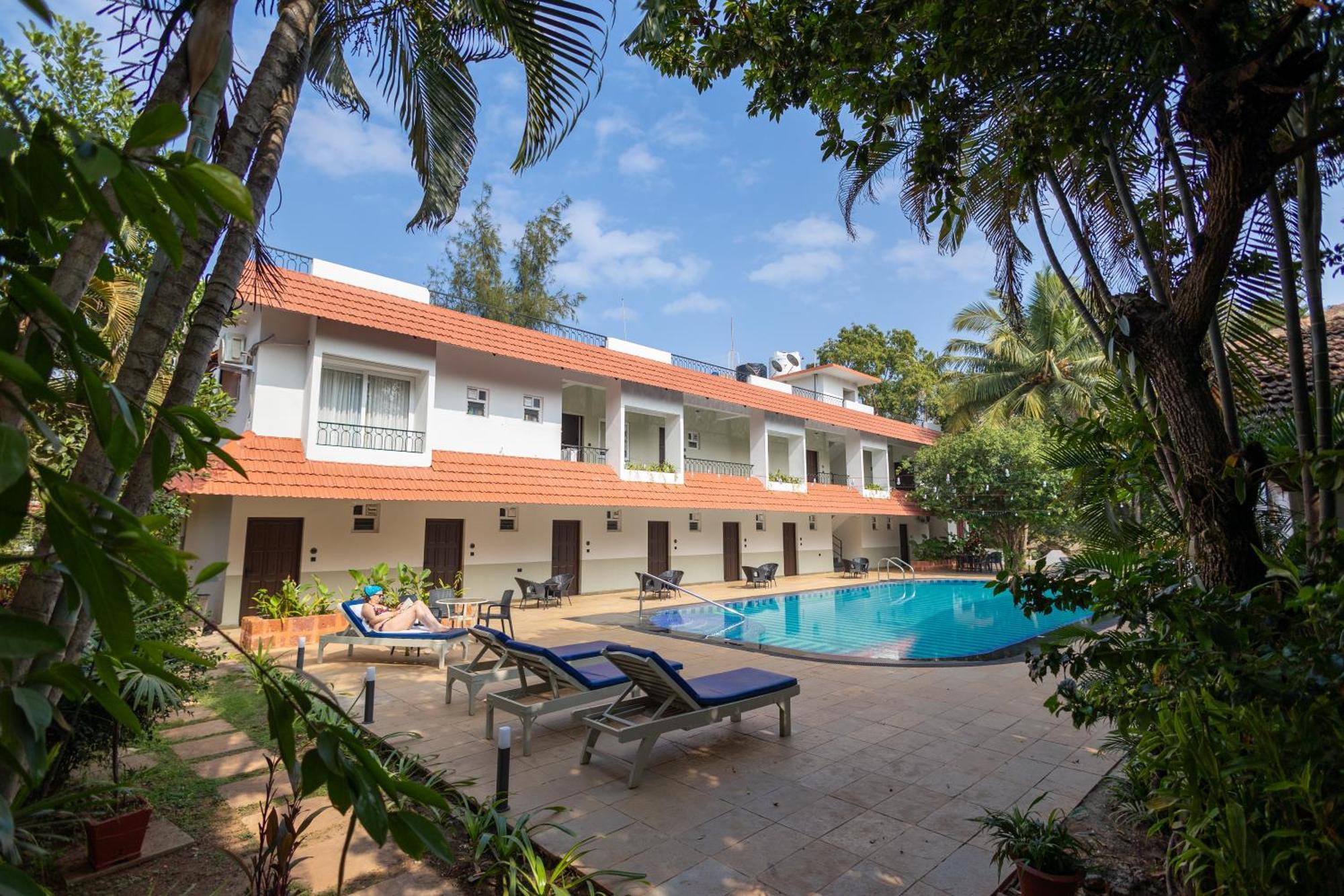 Anjuna Blue Resort Bagian luar foto