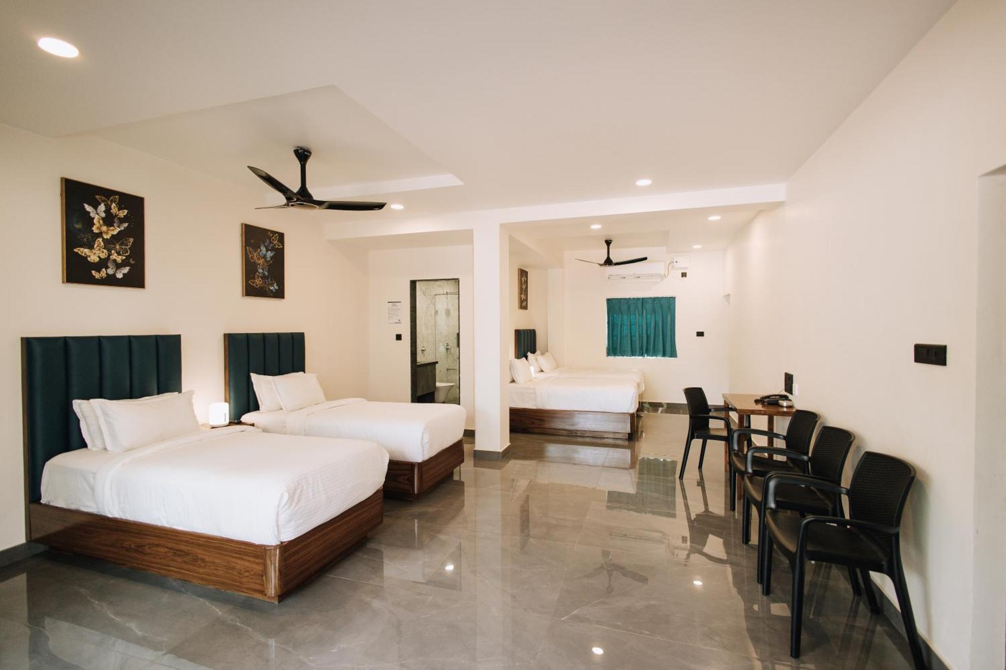 Anjuna Blue Resort Bagian luar foto