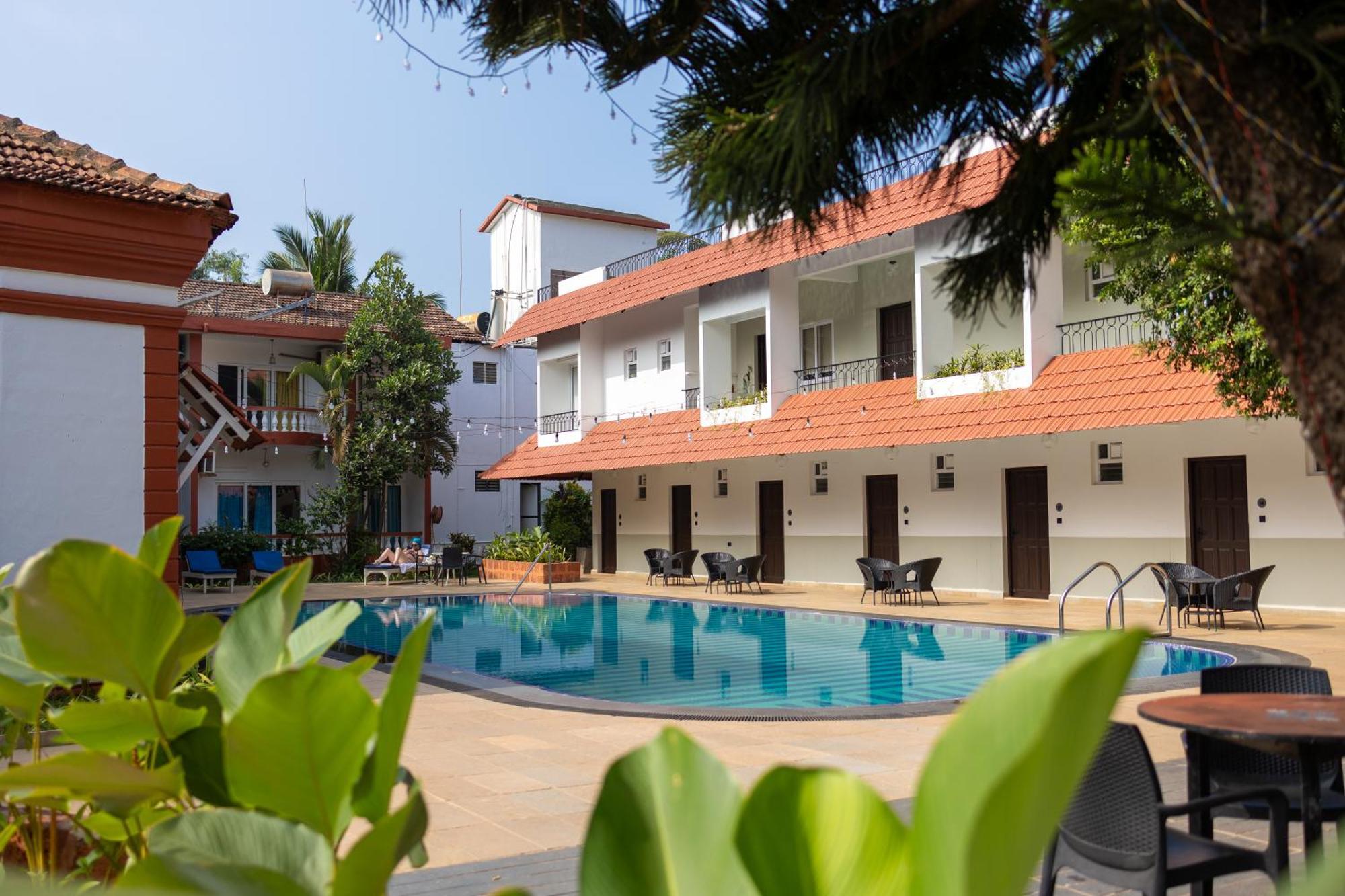 Anjuna Blue Resort Bagian luar foto