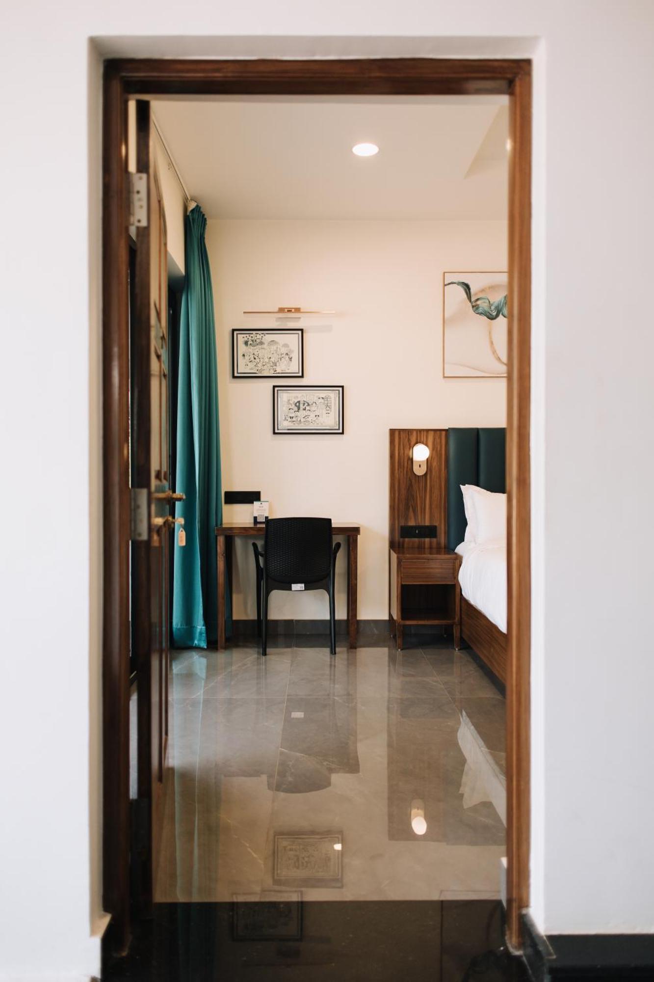 Anjuna Blue Resort Bagian luar foto