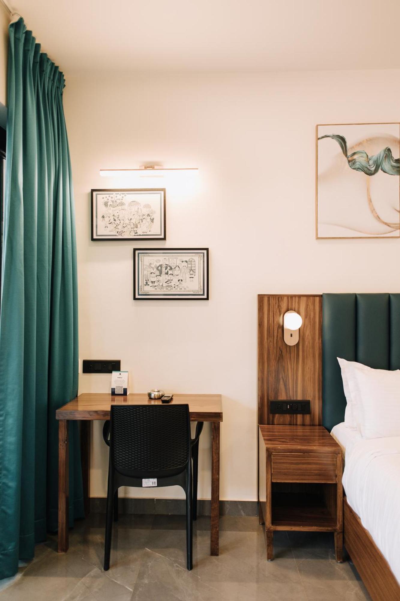 Anjuna Blue Resort Bagian luar foto