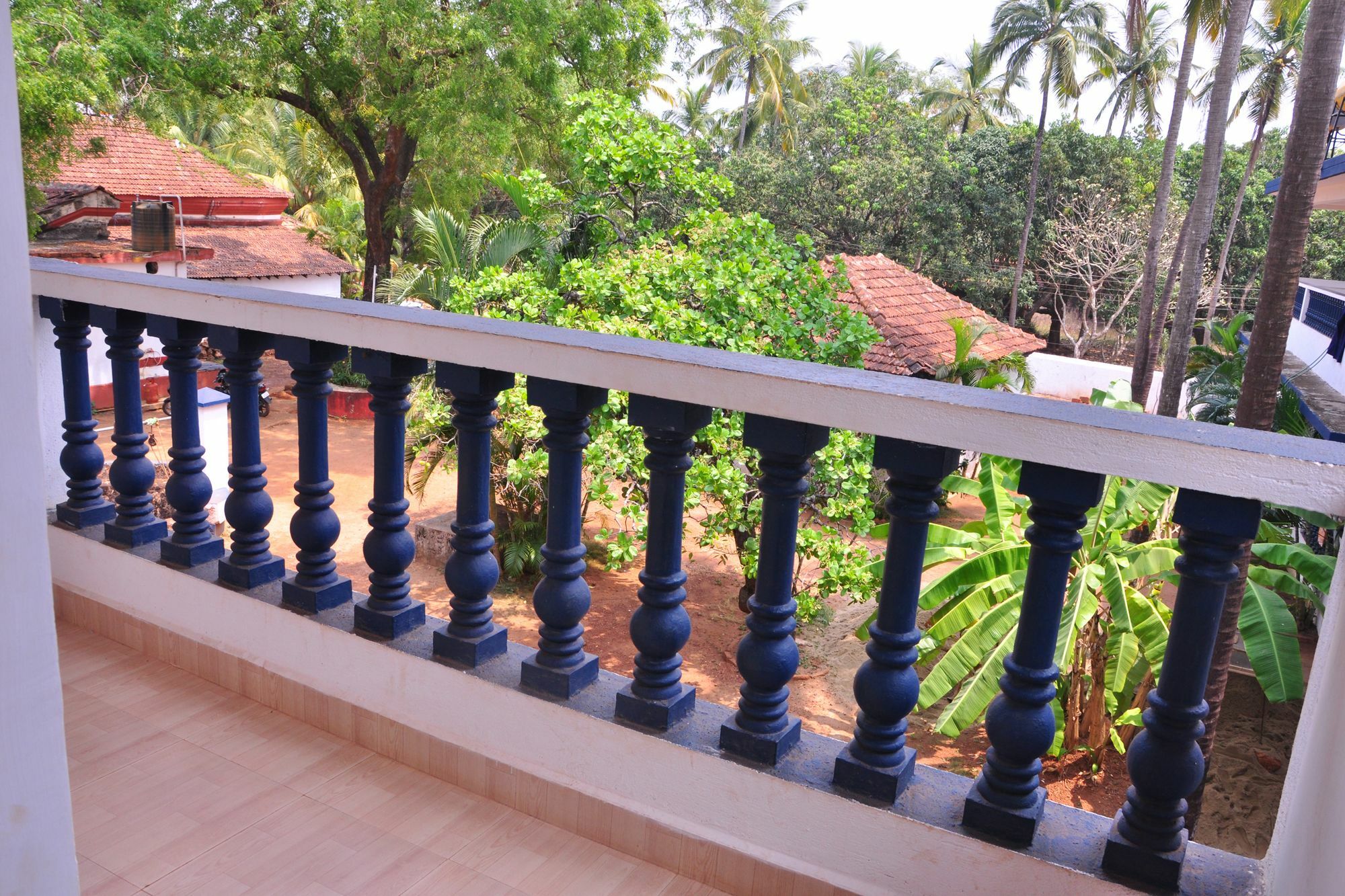 Anjuna Blue Resort Bagian luar foto