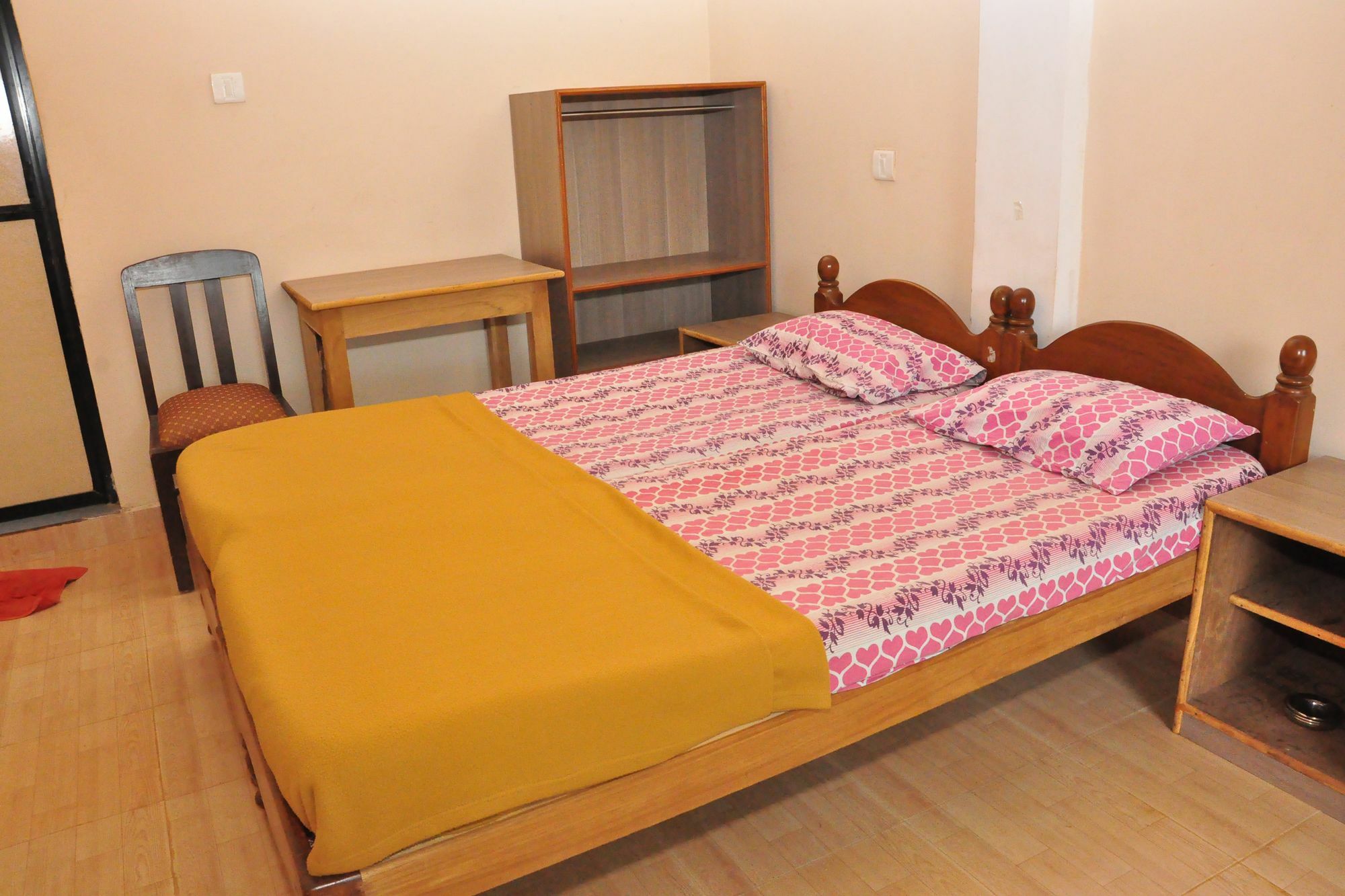 Anjuna Blue Resort Bagian luar foto