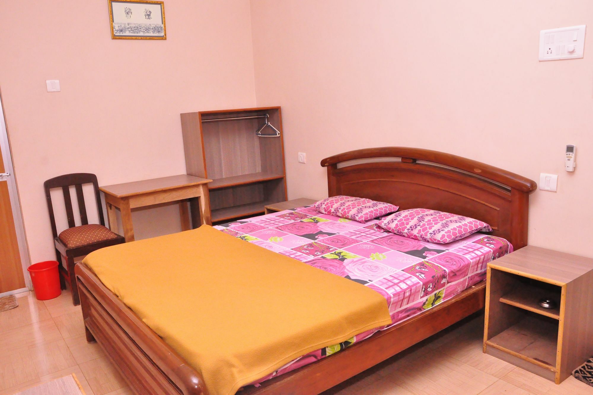 Anjuna Blue Resort Bagian luar foto