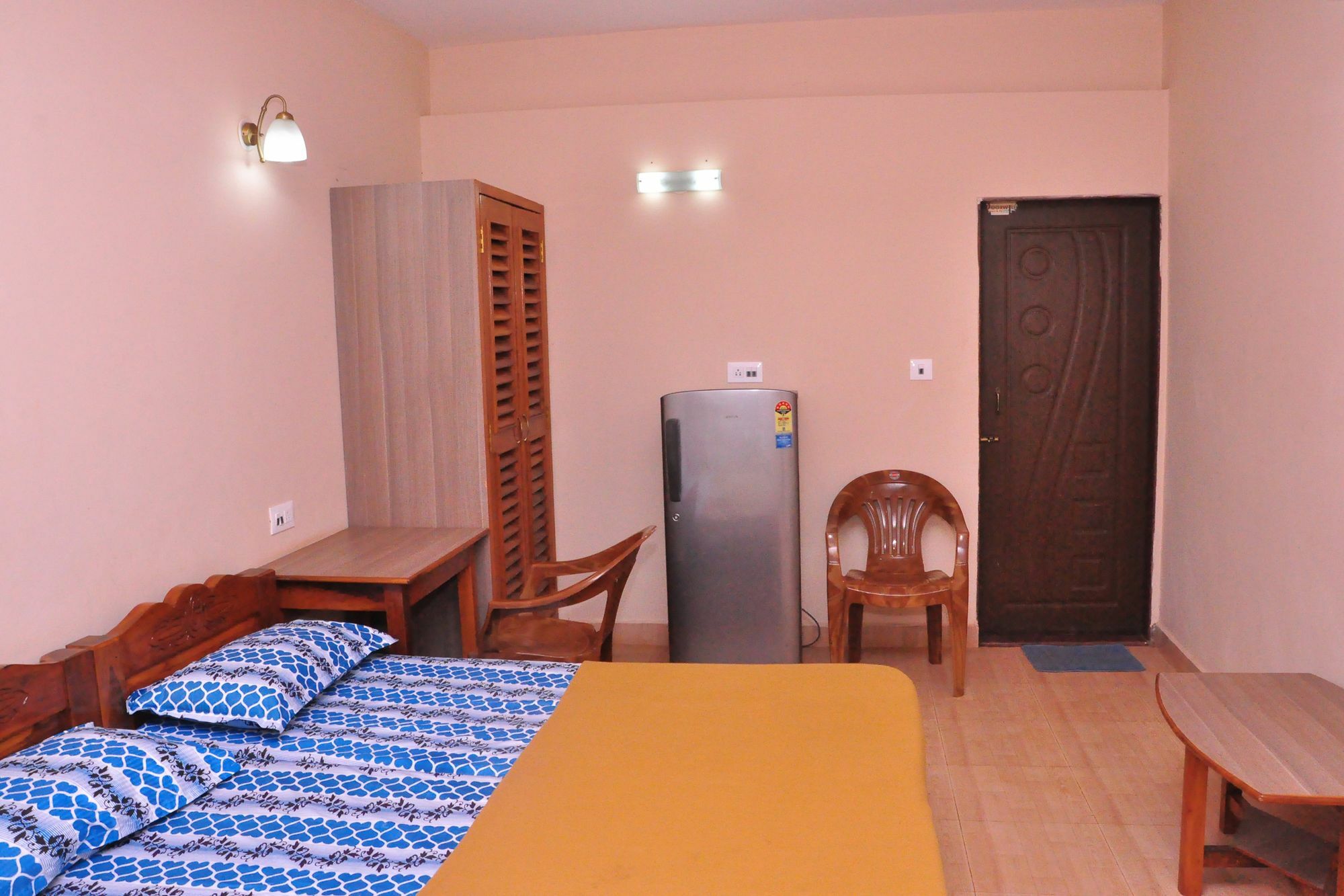 Anjuna Blue Resort Bagian luar foto